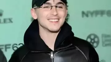 Timothee Chalamet Marty Supreme Premiere Black Leather Jacket worn by Marty (Timothée Chalamet) as seen in Marty Supreme