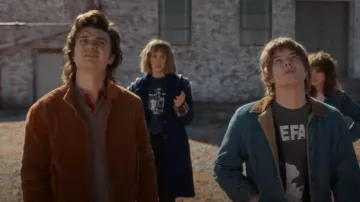 Billabong Range Denim Sherpa Mens Jacket worn by Jonathan Byers (Charlie Heaton) as seen in Stranger Things (S05E01)