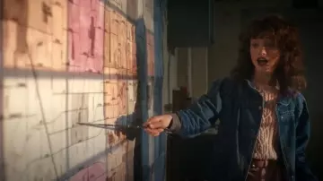 Quiksilver The Nancy Jacket worn by Nancy Wheeler (Natalia Dyer) as seen in Stranger Things (S05E01)