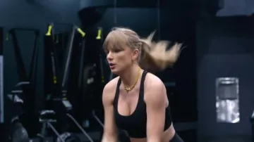 Lululemon Energy Longline Bra worn by Taylor Swift as seen in Taylor Swift | The Eras Tour | The End of an Era (S01E03)