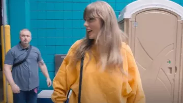 Polo Ralph Lauren Vintage Fleece Logo Sweatshirt worn by Taylor Swift as seen in Taylor Swift | The Eras Tour | The End of an Era (S01E03)