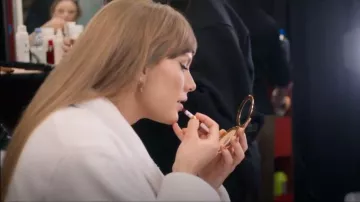 Charlotte Tilbury Airbrush Flawless Finish Refillable Blurring & Setting Powder worn by Taylor Swift as seen in Taylor Swift | The Eras Tour | The End of an Era (S01E06)