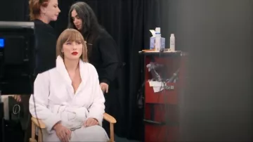 Klorane Dry Shampoo worn by Taylor Swift as seen in Taylor Swift | The Eras Tour | The End of an Era (S01E06)