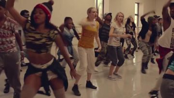 Les sneakers noires montantes de Darby dans While We're Young