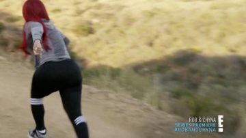 Les sneakers Nike Air Jordan 1 grises et noires de Blac Chyna dans Rob & Chyna S01E01