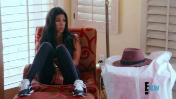 The sneakers ELL black, white and Kourtney in Keeping Up With The Kardashian