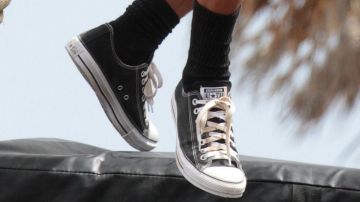 The pair of Converse black worn by Matt Brody (Zac Efron) in Baywatch