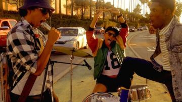 Sneakers white bass in the film Dope