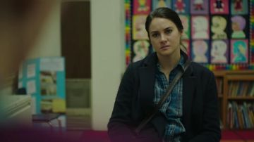 The shirt of Jane (Shailene Woodley) in Big Little Lies