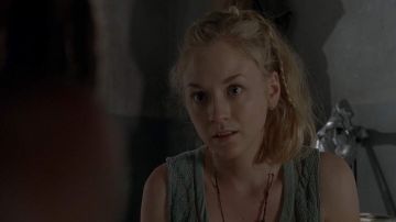 The tank top Ecote Beth Greene (Emily Kinney) in The Walking Dead S04E02