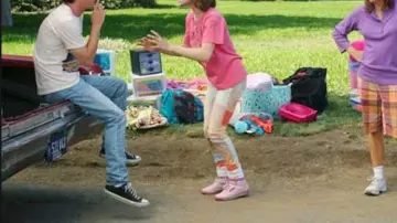 The sneakers Converse All Stars Chuck Taylor Low Black in The Middle