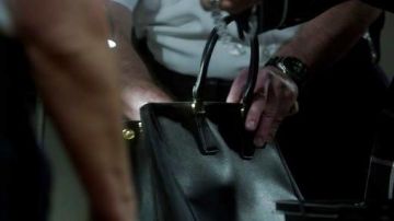 Le sac Prada d'Olivia Pope (Kerry Washington) dans Scandal S4E6