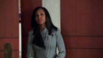 La chaqueta Armani de Olivia Pope (Kerry Washington) en Scandal S4E6