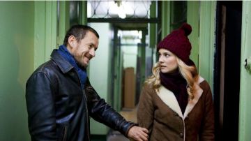 the bonnet bordeaux Isabelle (Diane Kruger) in A perfect plan