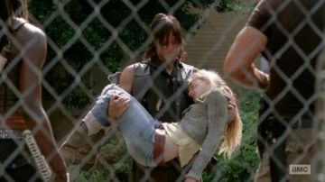 The gilet wool Free People of Beth Greene (Emily Kinney) in The Walking Dead S05E09