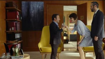 La pintura en la oficina de Diane (Virginie Efira) en Un hombre en la altura