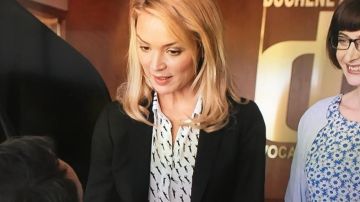 Blusa blanca estampada de Diane (Virginie Efira) en Un homme à la hauteur