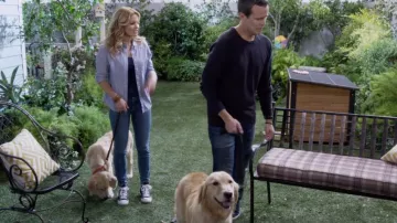 Les sneakers Converse portées par D.J Tanner-Fuller (Can­dace Ca­me­ron-Bure) dans la série La Fête à la maison : 20 ans après (Saison 1 Épisode 10)