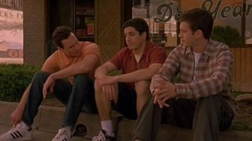 Zapatillas Adidas blancas en American Pie 2
