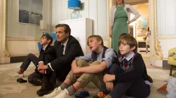 The sneakers all white in Bridget Jone''s Baby