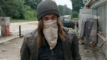 The jacket without sleeve Dickies of Jesus / Paul Rovia (Tom Payne) in The Walking Dead