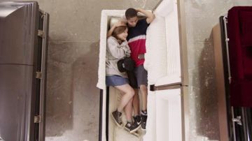Les sneakers Converse noires dans la série Casual
