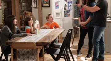 Les sneakers montantes noires dans Man With A Plan