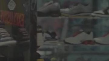 The sneakers Nike Shox R4 in Winning Ticket