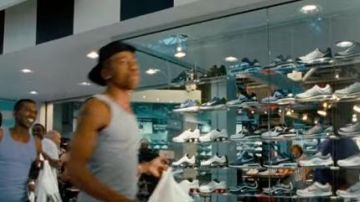 The sneakers Nike Shox R4 White and Grey in Winning Ticket