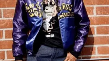 Chaqueta bomber de Snoop Dogg de Ginebra y Zumo