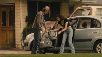 Levi's 725 Heritage Bootcut Zip Women's Jeans worn by Ariana Medina (Paulina Chávez) as seen in Landman (S02E06)