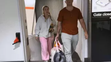 Nike Sweatpants worn by Baylen Dupree as seen in Baylen Out Loud (S02E12)