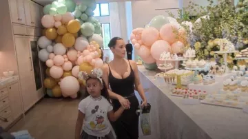 Skims Smooth Layers Jersey Skimpy Strap Cam worn by Kim Kardashian as seen in The Kardashians (S07E10)