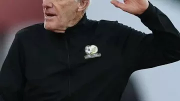 Chaqueta negra de la Copa Africana de Naciones de Hugo Bros.