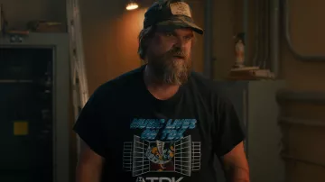 Music Lives On TDK T-Shirt worn by Jim Hopper (David Harbour) in Stranger Things (S05E08)