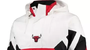 Chicago Bulls Line-Up Oxford Half-Zip Hoodie Jacket in This is vintage! #ChicagoBulls