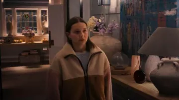 Monki Loose Fleece Zip acket worn by Anya Greene (Ellie Henry) as seen in Run Away (S01E01)