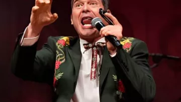 Old Crow Medicine Show 2025 Ketch Secor Green Floral Blazer worn by Ketch Secor in Old Crow Medicine Show - Wagon Wheel (Live)