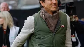 Ryan Reynolds Wrexham AFC v Watford Green Vest