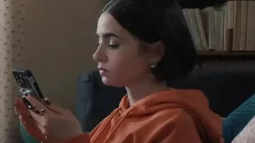 Emily in Paris S05 Emily Cooper Oversized Hoodie of Emily Cooper (Lily Collins) in Emily in Paris