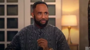 Armani Regular Fit Shirt worn by Ken Canion as seen in Caught in the Act: Unfaithful (S04E06)