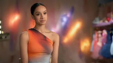 Feners Besos Top in Rosella worn by Kaeli Ware as seen in Dance Moms: A New Era (S02E01)