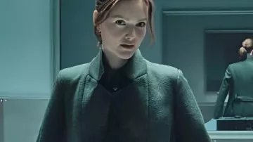 DI Rachel Carey The Capture S03 Grey Coat worn by DI Rachel Carey (Holliday Grainger) as seen in The Capture (S03)