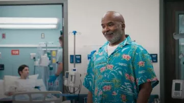 Sslr Hawaiian Shirt for Men Flamingo Short Sleeve Casual Button Down Shirts worn by Ron Leonard (David Alan Grier) as seen in St. Denis Medical (S02E01)