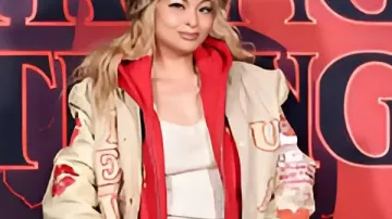Chaqueta Varsity de Jaennelle Vergonio ST5 Una Última Aventura