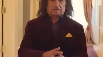 Wonder Man 2026 Ben Kingsley Corduroy Blazer worn by Trevor Slattery (Ben Kingsley) in Wonder Man (S01)