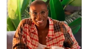 9-1-1 S09 Henrietta Wilson Plaid Shirt as seen in 9-1-1 (S09E03)