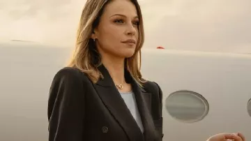 Landman S02 Rebecca Falcone Black Blazer vu dans Landman