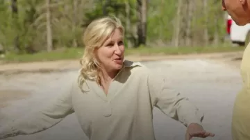 Heyheyshine Sweat à capuche féminin porté par Jenny Marrs tel que vu dans Fixer to Fabulous (S07E04)