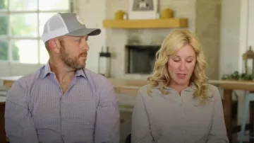 Haut boutonné en gaze de coton Rails Ellis porté par Jenny Marrs, tel que vu dans Fixer to Fabulous (S07E04)